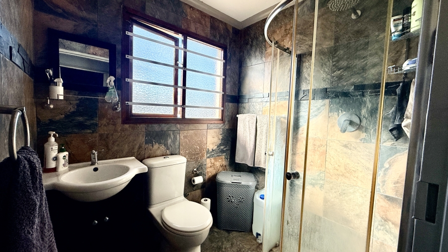 2 Bedroom Property for Sale in Sherwood Eastern Cape